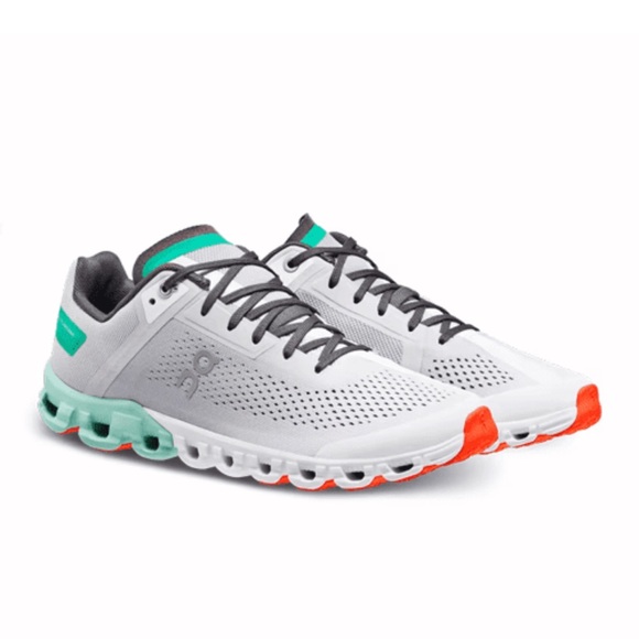 On Running Shoes - On Running Women's Cloudflow Sneakers Glacier Creek Sz 7.5 Workout Travel Comfy
